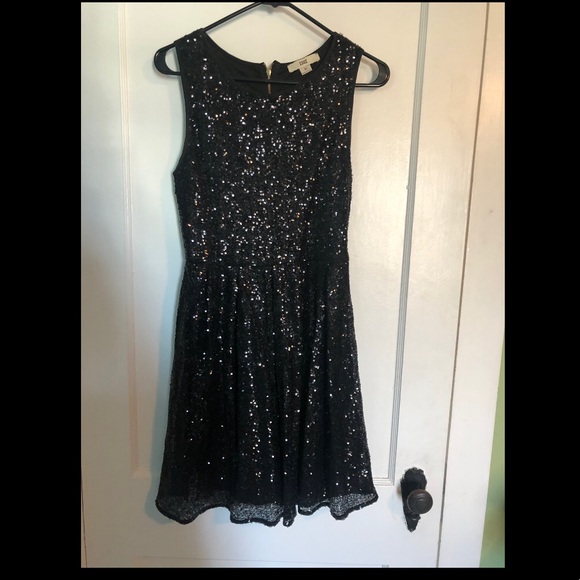 🌟Black sequin cocktail dress🌟 - Picture 5 of 8